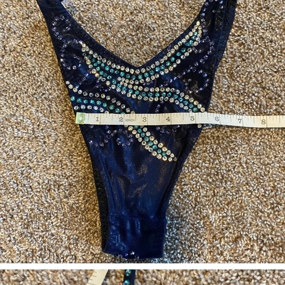 Like new Maggie Keaveny custom figure show suit. - Picture 10 of 12